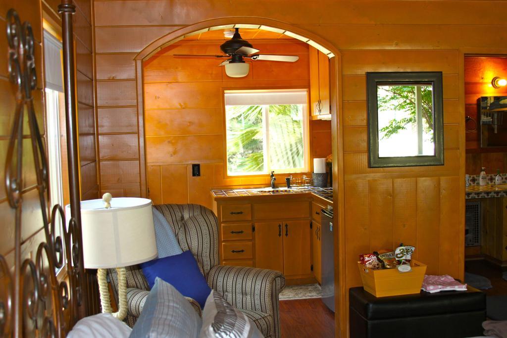 Bandy Canyon Ranch Hotel Escondido Room photo