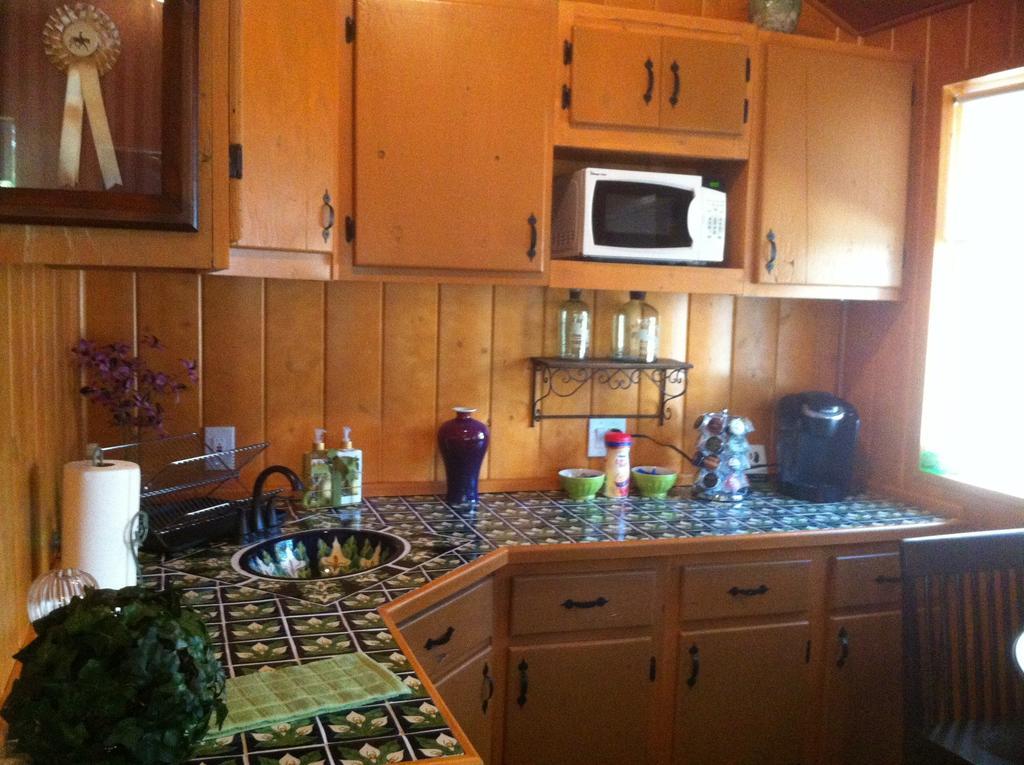 Bandy Canyon Ranch Hotel Escondido Room photo
