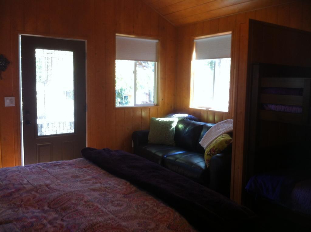 Bandy Canyon Ranch Hotel Escondido Room photo