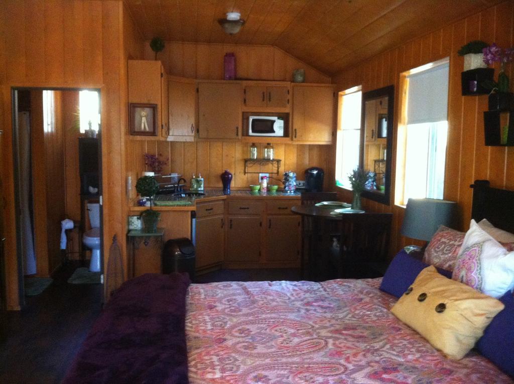 Bandy Canyon Ranch Hotel Escondido Room photo