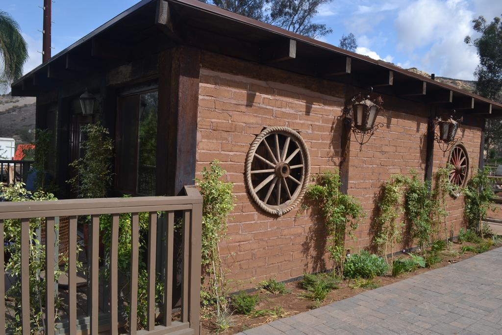 Bandy Canyon Ranch Hotel Escondido Exterior photo